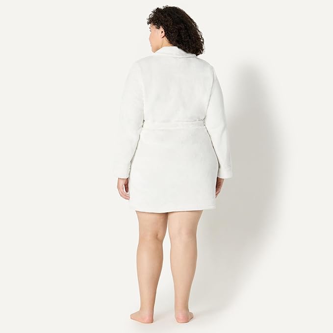 Amazon Essentials Women's Mid-Length Plush Robe (Available in Plus Size)