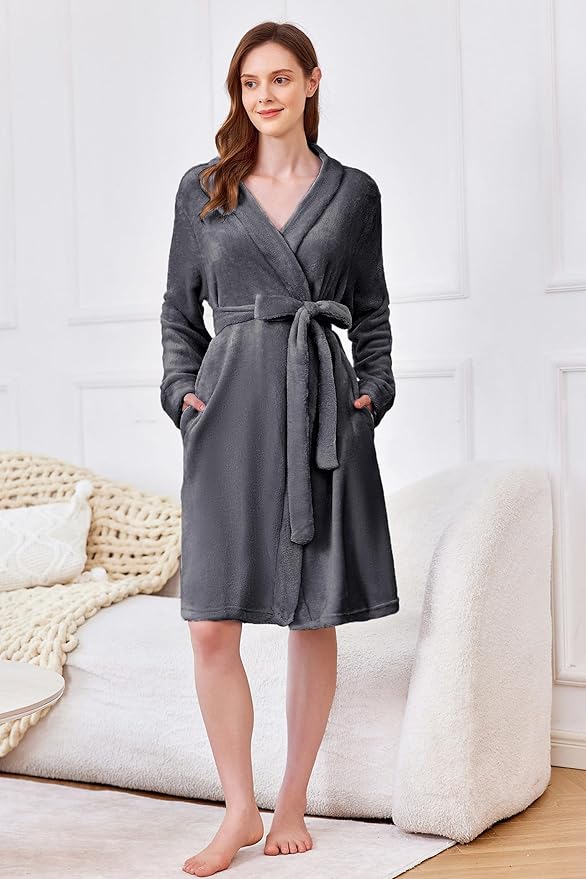 Ekouaer Women's Robes Short Plush Bathrobe Knee Length Warm Soft Jacquard Robe Winter House Coat with Pockets S-XXL