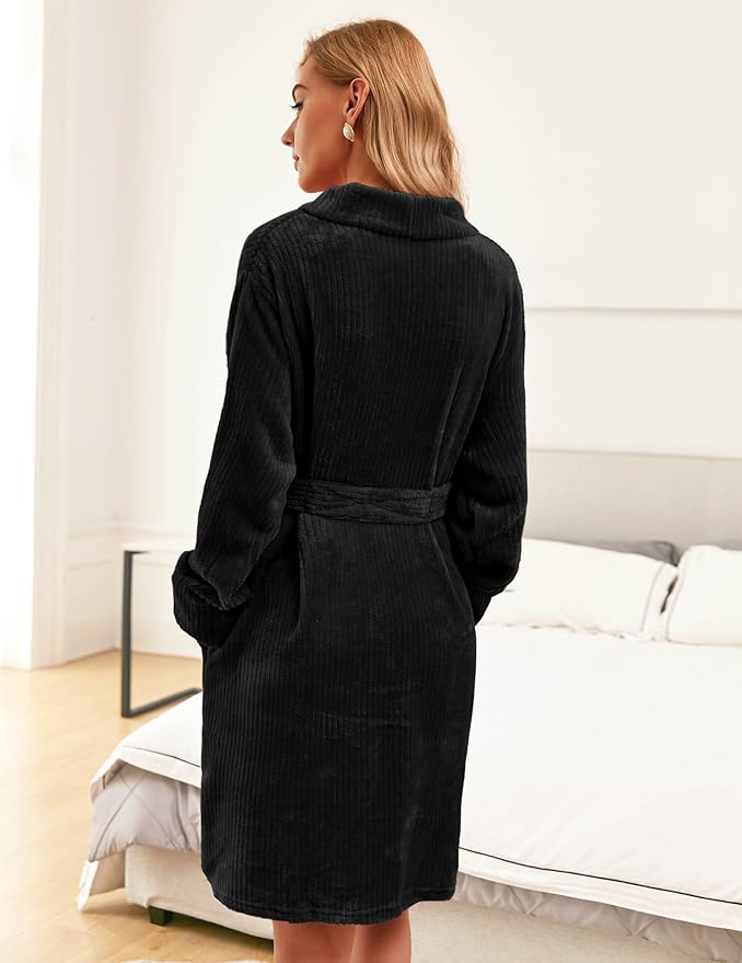 Ekouaer Women's Robes Short Plush Bathrobe Knee Length Warm Soft Jacquard Robe Winter House Coat with Pockets S-XXL