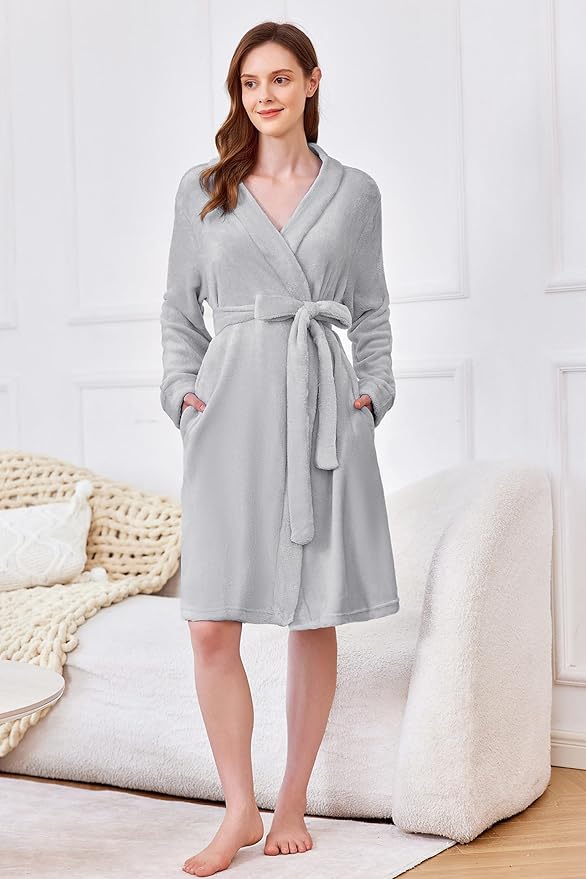 Ekouaer Women's Robes Short Plush Bathrobe Knee Length Warm Soft Jacquard Robe Winter House Coat with Pockets S-XXL