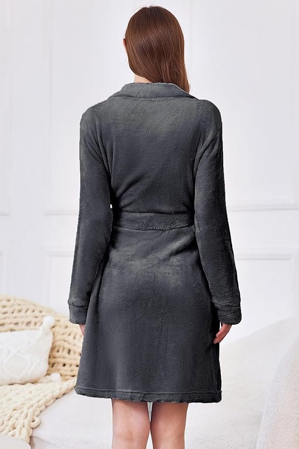 Ekouaer Women's Robes Short Plush Bathrobe Knee Length Warm Soft Jacquard Robe Winter House Coat with Pockets S-XXL