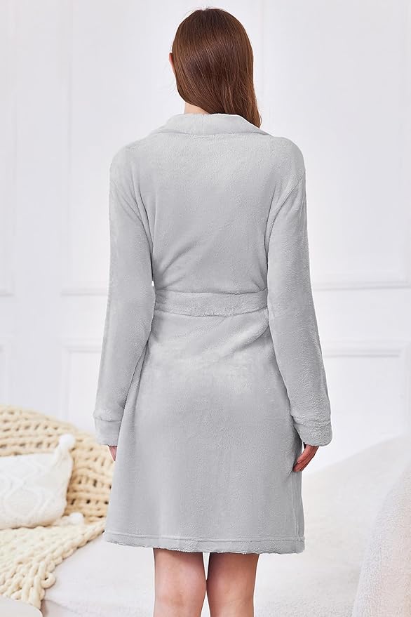 Ekouaer Women's Robes Short Plush Bathrobe Knee Length Warm Soft Jacquard Robe Winter House Coat with Pockets S-XXL