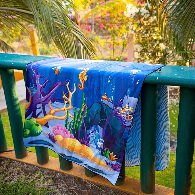 Elite Trend Microfiber Beach Towel for Adults with Bag - Extra Large 78x35 inch Lightweight Sand Free Quick Dry Towel for Travel, Swimming, Yoga, Camping (Sea Animal)