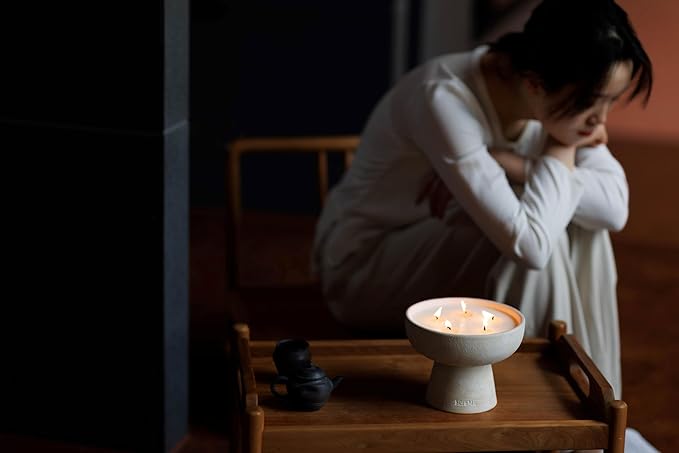 BLUEME Osmanthus & Sandalwood, Luxury Candle w/Essential Oils, 6 Wick, Hand-Poured Soy, Cotton Wick, Ceramic