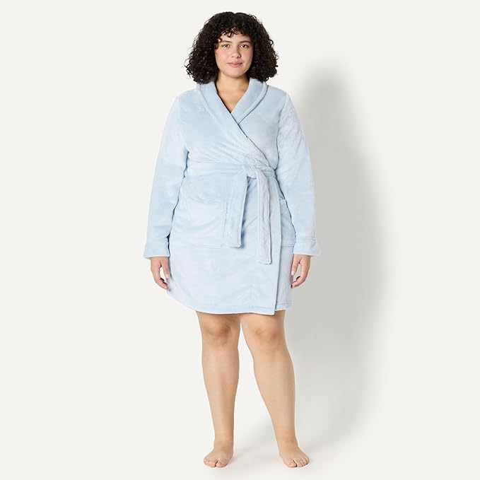 Amazon Essentials Women's Mid-Length Plush Robe (Available in Plus Size)