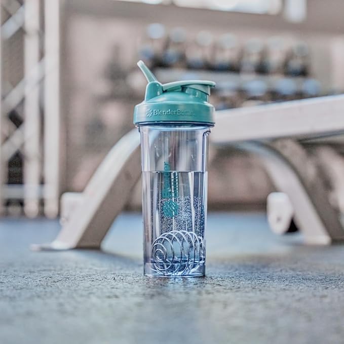 BlenderBottle Shaker Bottle Pro Series Perfect for Protein Shakes and Pre Workout, 28-Ounce, Cerulean Blue
