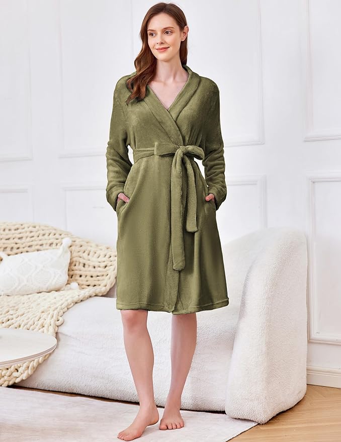 Ekouaer Women's Robes Short Plush Bathrobe Knee Length Warm Soft Jacquard Robe Winter House Coat with Pockets S-XXL