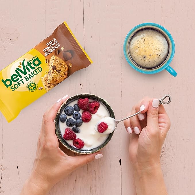 belVita Soft Baked Breakfast Bars, Oats & Chocolate, 6 Boxes of 5 Packs (1 Biscuit Per Pack)