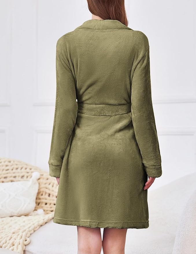 Ekouaer Women's Robes Short Plush Bathrobe Knee Length Warm Soft Jacquard Robe Winter House Coat with Pockets S-XXL