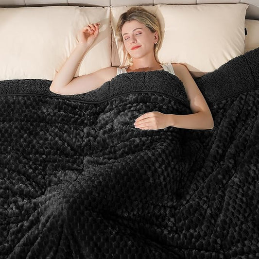 Super Soft Luxury Fleece Sherpa Weighted Blanket 15lbs for Adults, Turtle Shell Fluffy Cozy Warm Queen Size Weighted Throw, Ceramic Beads Washable Heavy Blankets for Couch Bed, Black, 60" x 80"