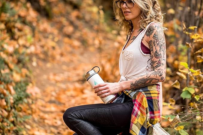 HYDRO CELL Stainless Steel Insulated Water Bottle with Straw - for Cold & Hot Drinks - Metal Vacuum Flask with Screw Cap and Modern Leakproof Sport Thermos for Adults (White 18oz)