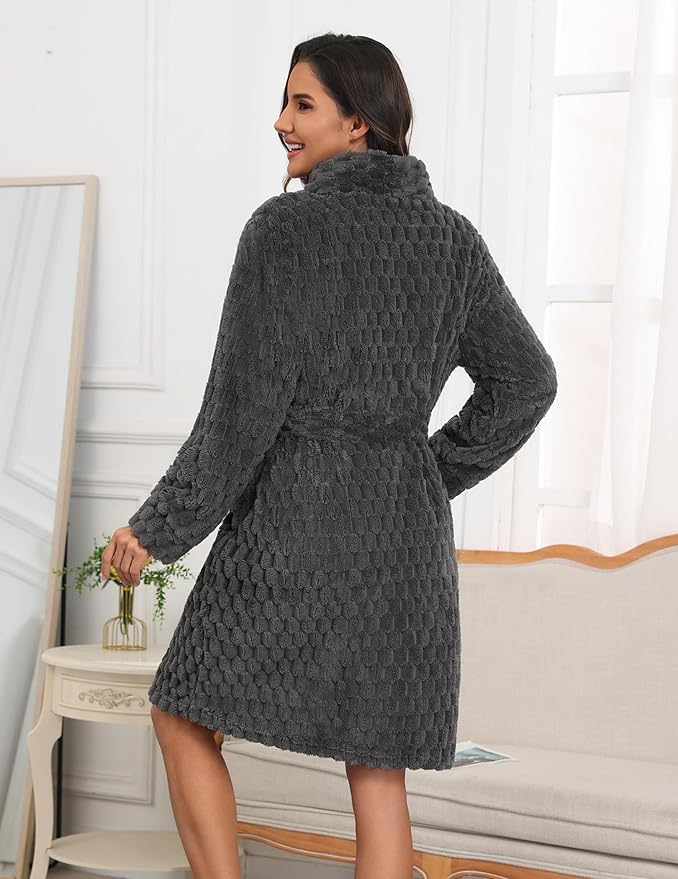 Ekouaer Women's Robes Short Plush Bathrobe Knee Length Warm Soft Jacquard Robe Winter House Coat with Pockets S-XXL